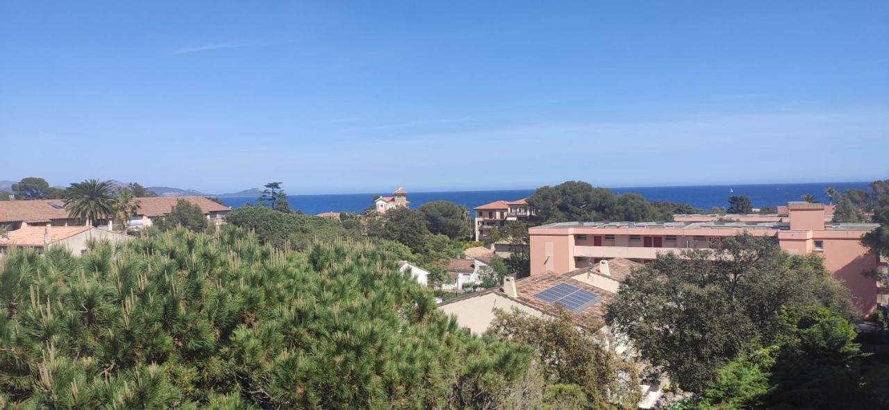 Appartement Lumineux Vue Mer Frejus Exterior photo