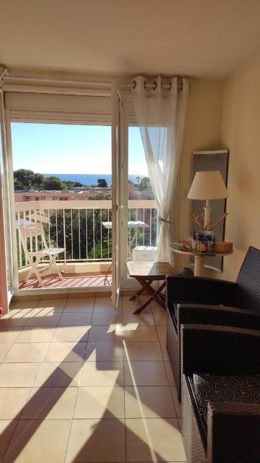 Appartement Lumineux Vue Mer Frejus Exterior photo