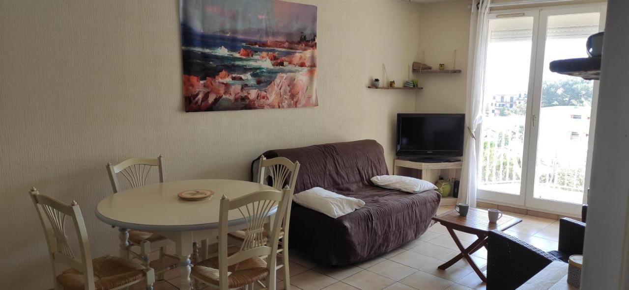 Appartement Lumineux Vue Mer Frejus Exterior photo